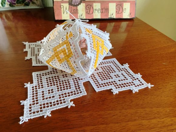 FSL Gift Box Embroidery Review
